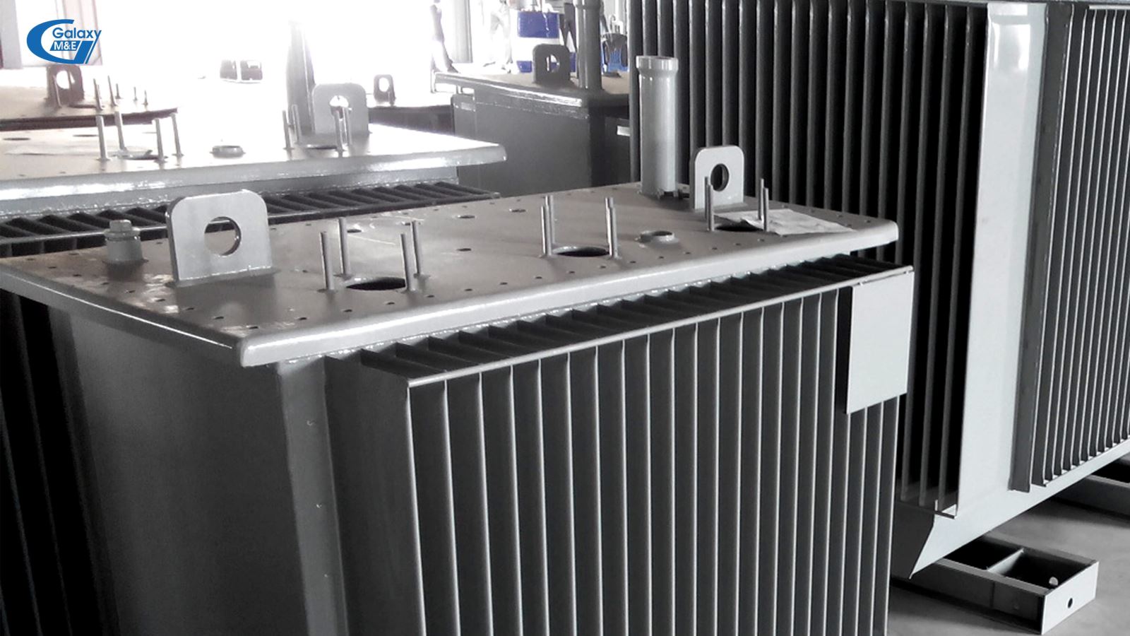 The lid is where the device comes with the 3-phase transformer.
